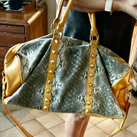 Steve Madden snake Print oversized travel Duffle Bag - Picture 1 of 7